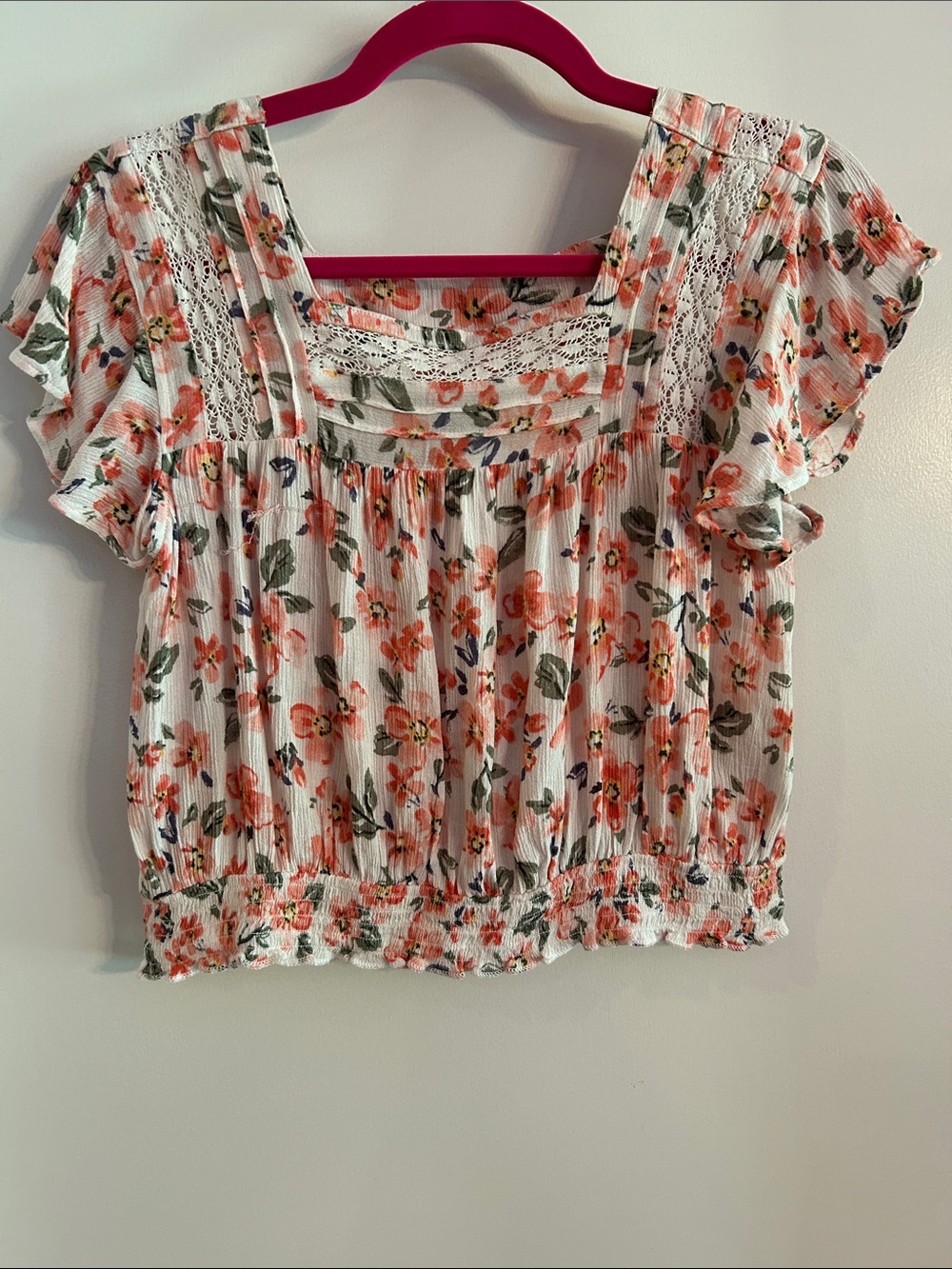 Girls Floral Lace-Detail Short Sleeve Top — White with Coral Flowers